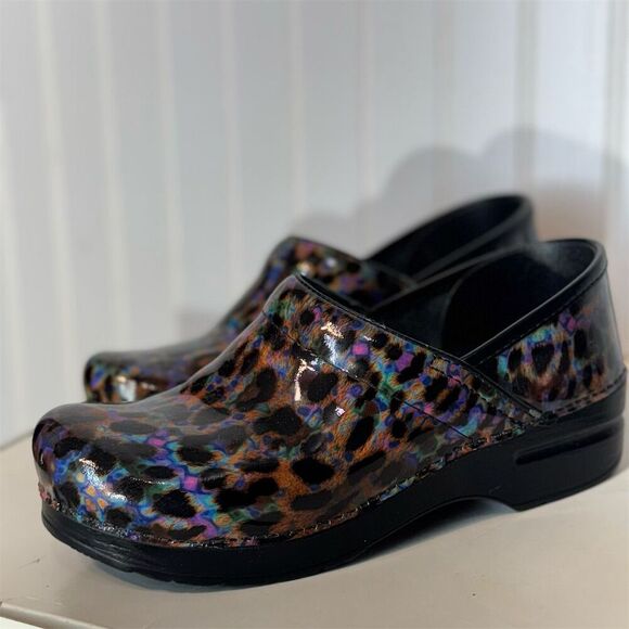 Dansko Professional Leopard Iridescent Patent Leather Clogs Sz 39 Euro US 8.5-9 - Picture 1 of 10